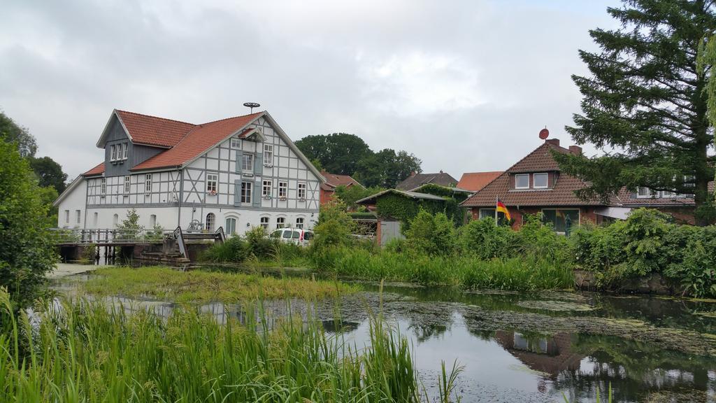 Oldenstadter Wassermuhle Uelzen Bagian luar foto